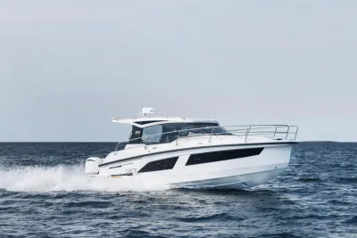 Grandezza 30 CA [outboard]