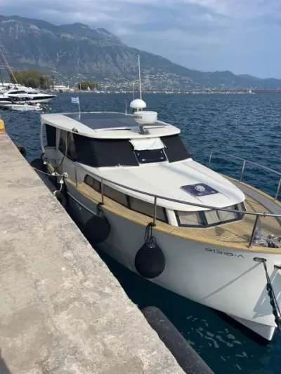 Greenline 33 Hybrid