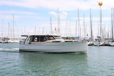 GREENLINE 33 motor yacht for sale