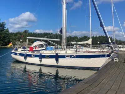 Hallberg-Rassy 352