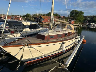 Hallberg-Rassy Mistral 33