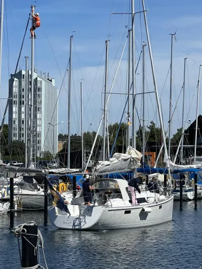 Hanse 320