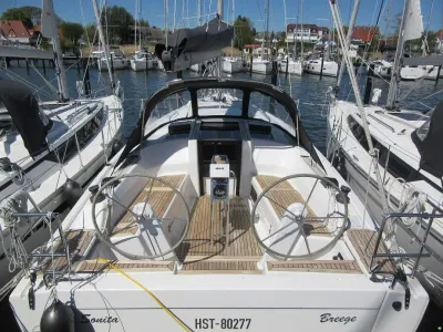 Hanse 348