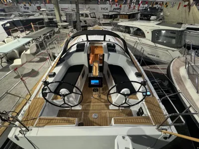 Hanse 348 - ERSTAUSLIEFERUNG!