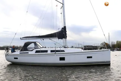 HANSE 388 sailing yacht for sale