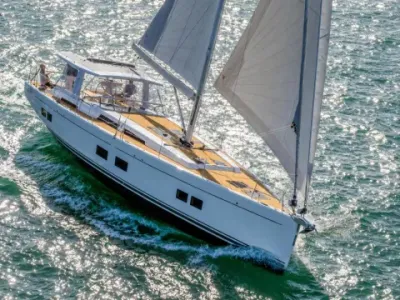 Hanse 548