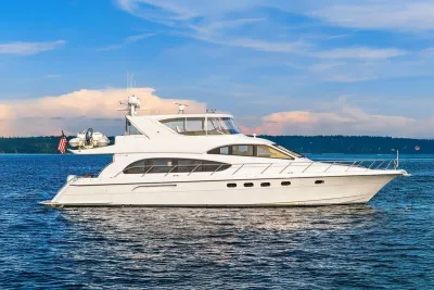Hatteras 63 Cockpit Motor Yacht 2001