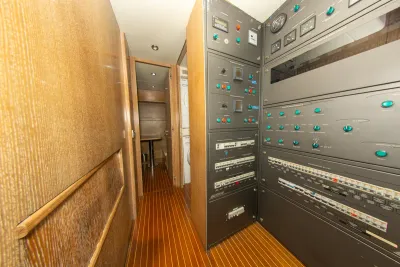 Hatteras 92 Cockpit Motor Yacht 2002
