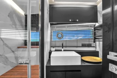Horizon 70 Motor Yacht 2001