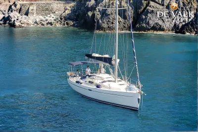 HUNTER 38 LEGEND sailing yacht for sale