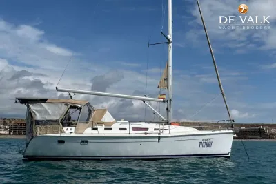 HUNTER 38 sailing yacht for sale