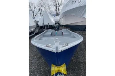 Hurricane Center Console 21 OB 2019