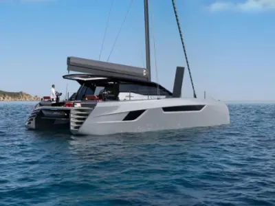Independent Catamaran AION 52