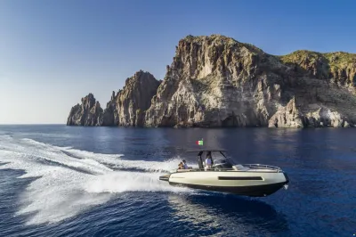 Invictus GT 280 mit Option 5 Jahre Liegeplatz