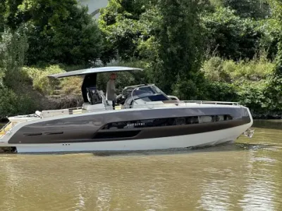 Invictus GT 320