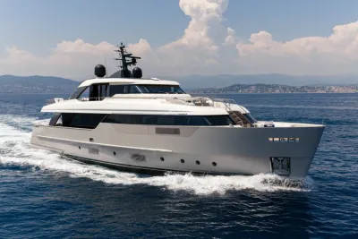 INVICTUS | Luxury Motor Yacht for Sale | C&N