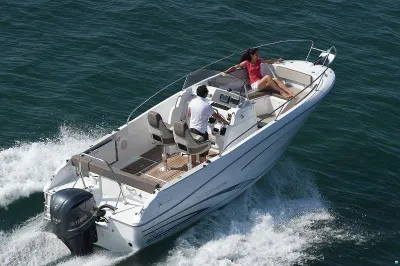 Jeanneau CAP CAMARAT 7.5 CC