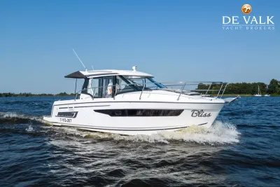 JEANNEAU MERRY FISHER 895 motor yacht for sale