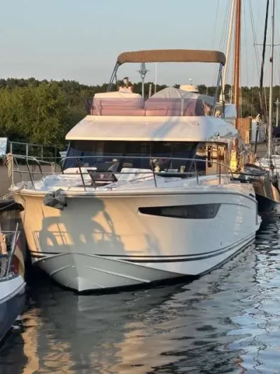 Jeanneau Valasco 43 F