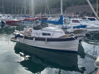 Knort 32 Cabinado