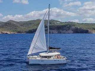 Lagoon 39