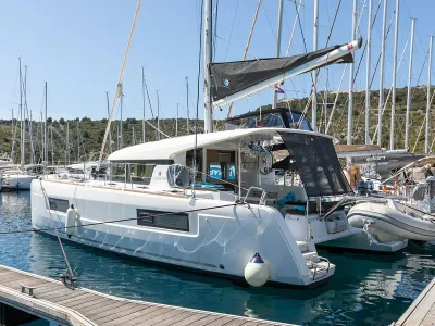 Lagoon 40
