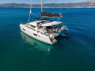 Lagoon 42