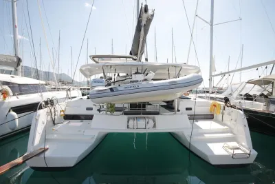 Lagoon 42