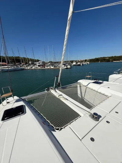 Lagoon 42