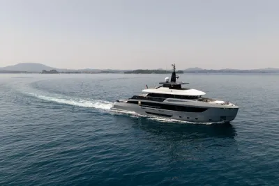 LORI | Luxury Motor Yacht for Sale | C&N