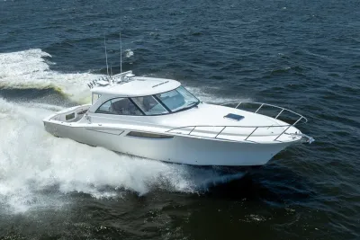 Mag Bay 42 HTX 2021