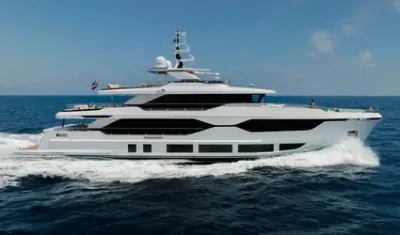MAJESTY 120 120' Majesty 2026