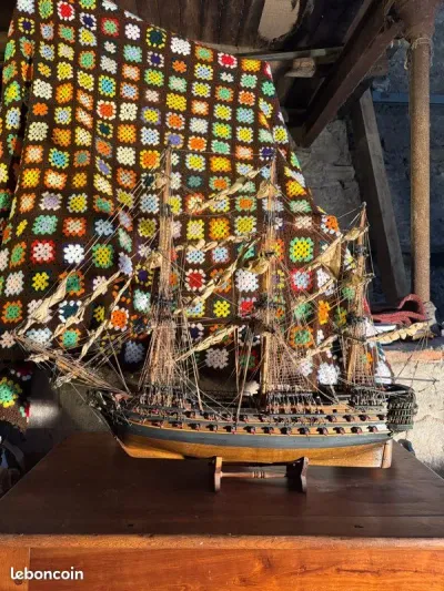 Maquette de bateau ancien en bois – Voilier de guerre – 350