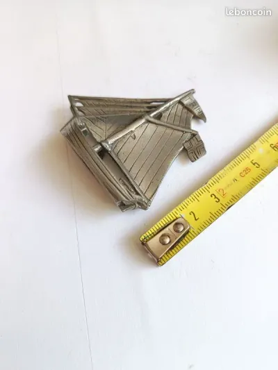 Maquette miniature en plomb de voilier ancien