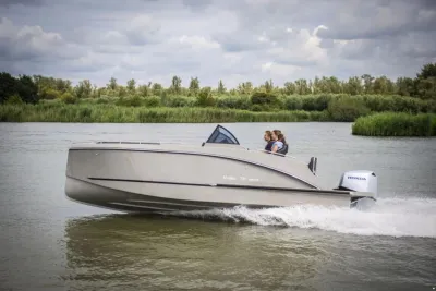 Maxima 700 Sport