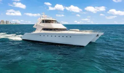 Moana 78' Custom 2000