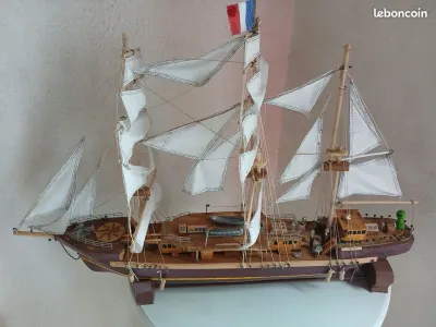Modèle réduit voilier 3 mats fait main