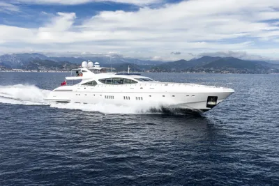 MOKA | Luxury Motor Yacht for Sale | C&N