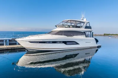Monte Carlo Yachts 76 2012