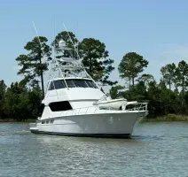 MoonTan 65' Hatteras 2002