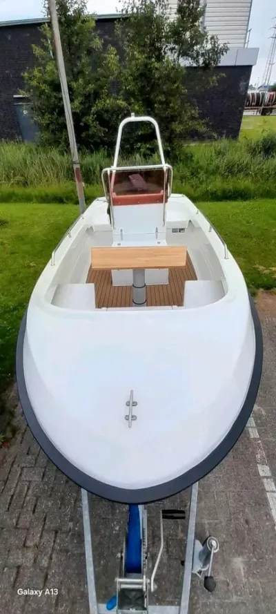 Motorboot angelboot center Konsole Boot evinrude veritas