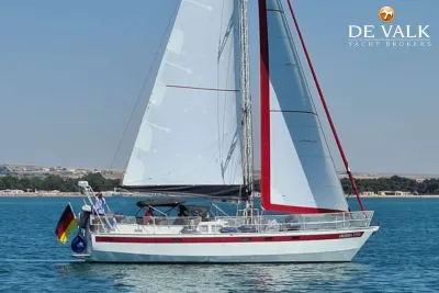 MOTU 42 sailing yacht for sale