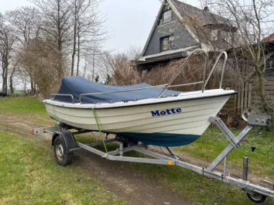 Naviplast Angelboot