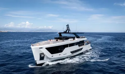 NUMARINE 30XP | Luxury Motor Yacht for Sale | C&N