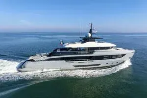 OCEAN KING DOGE 400 132' Ocean King 2028