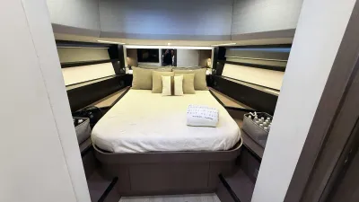 Palm Beach Motor Yachts PB50 2016