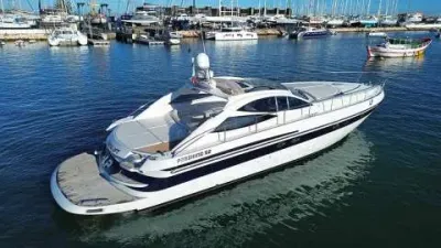 Pershing 52