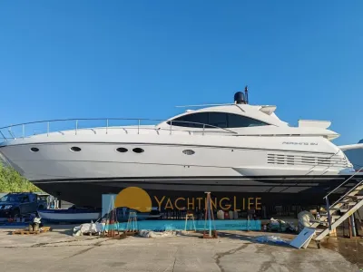 Pershing 54'