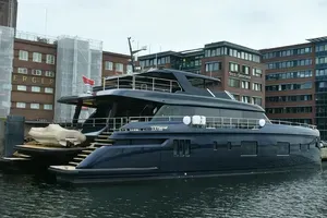 PETITE BELLE 100' Sunreef Yachts 2025