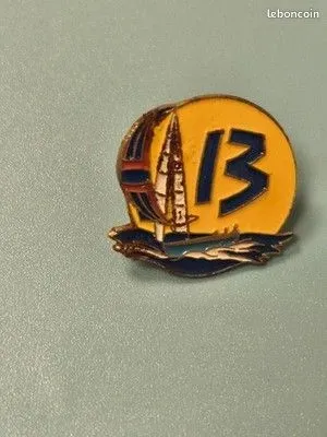 Pin's vintage Bouches-du-Rhône voilier émaillé jaune bleu collection nautique